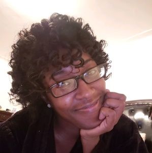 Meet your Posher, Raeana